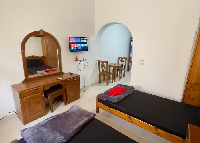 Red Oasis بيت ضيافة